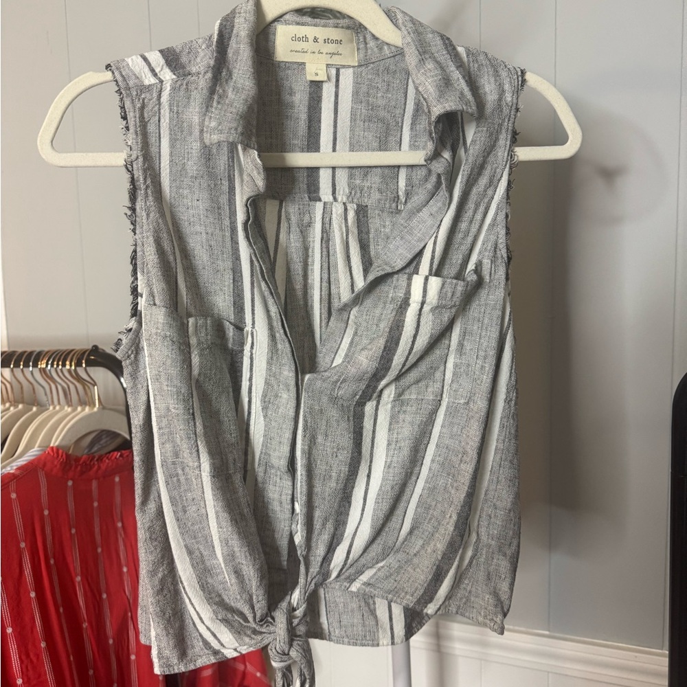 Cloth & Stone Gray Striped Women's Top Small Frayed Hem
